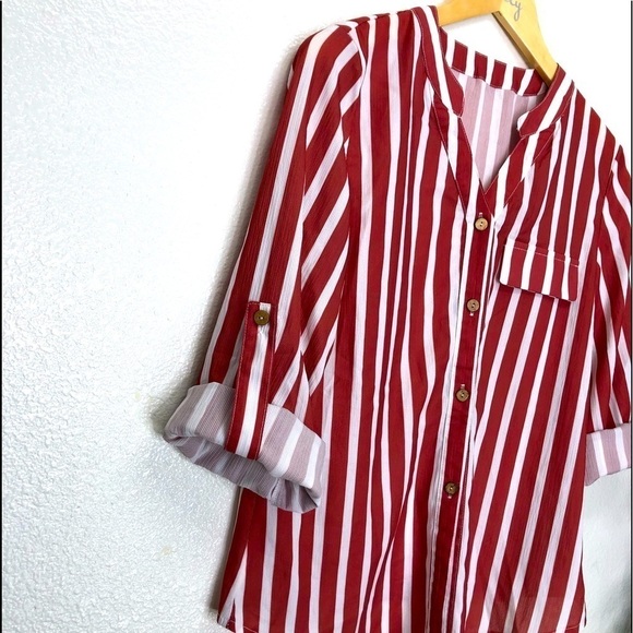 NWT Boutique Red and White Striped Button Down Top - Picture 2 of 5